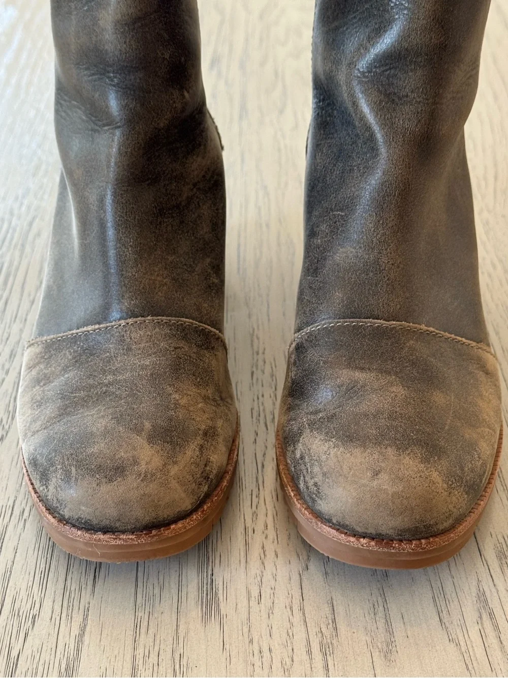 Sorel Cate suede leather waterproof side zip stacked heel bootie women’s size 8